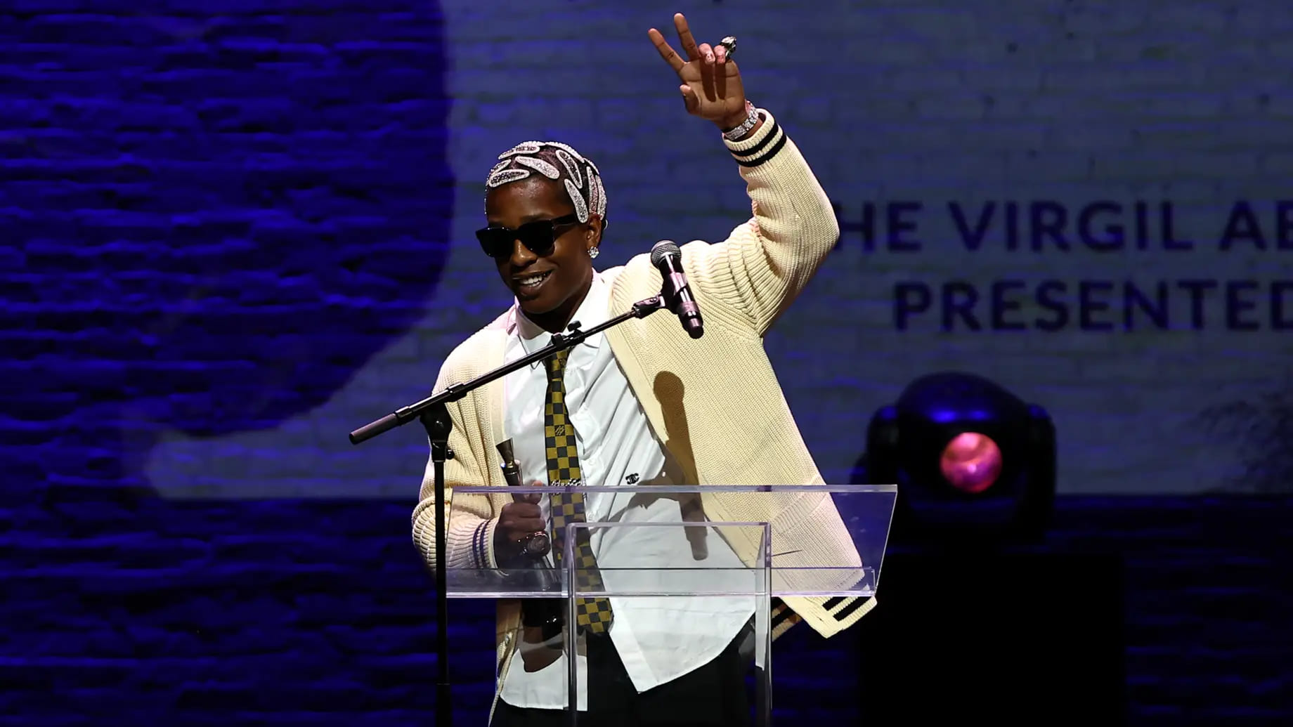 LVMH's Virgil Abloh Award To Be Given At Harlem's Fashion Row –